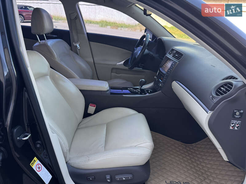 Седан Lexus IS 2011 в Киеве
