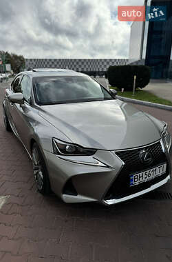 Седан Lexus IS 2017 в 