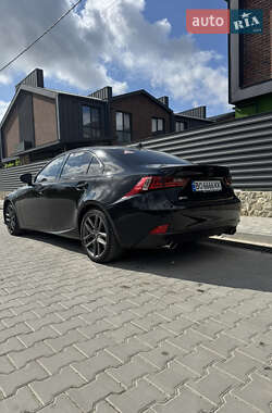 Седан Lexus IS 2016 в 