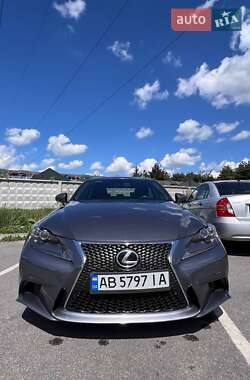 Седан Lexus IS 2015 в 