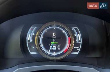 Седан Lexus IS 2015 в 