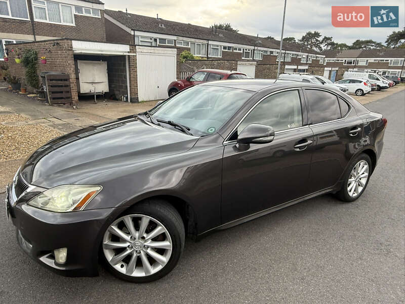 Седан Lexus IS 2009 в Краснограде