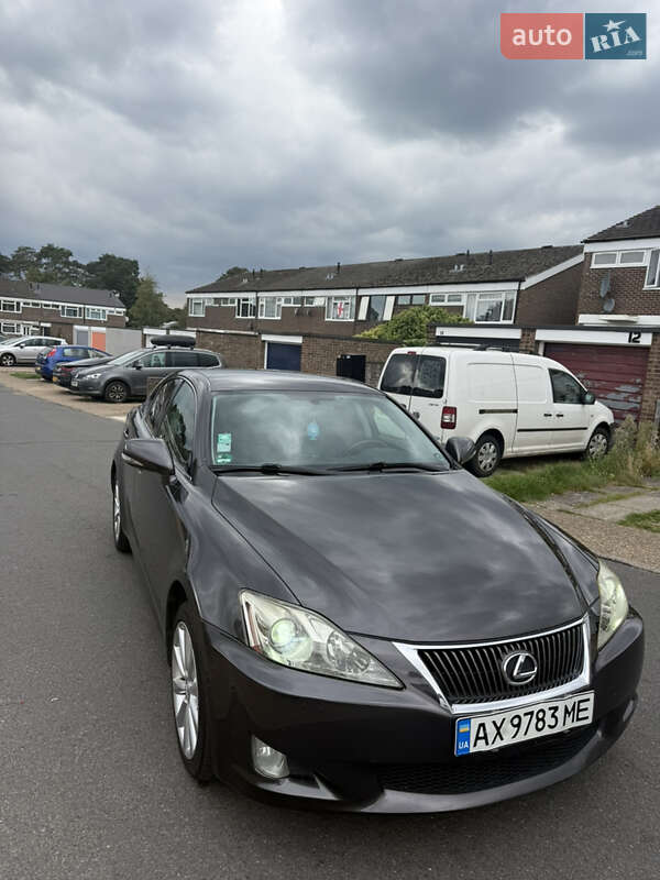 Седан Lexus IS 2009 в Краснограде