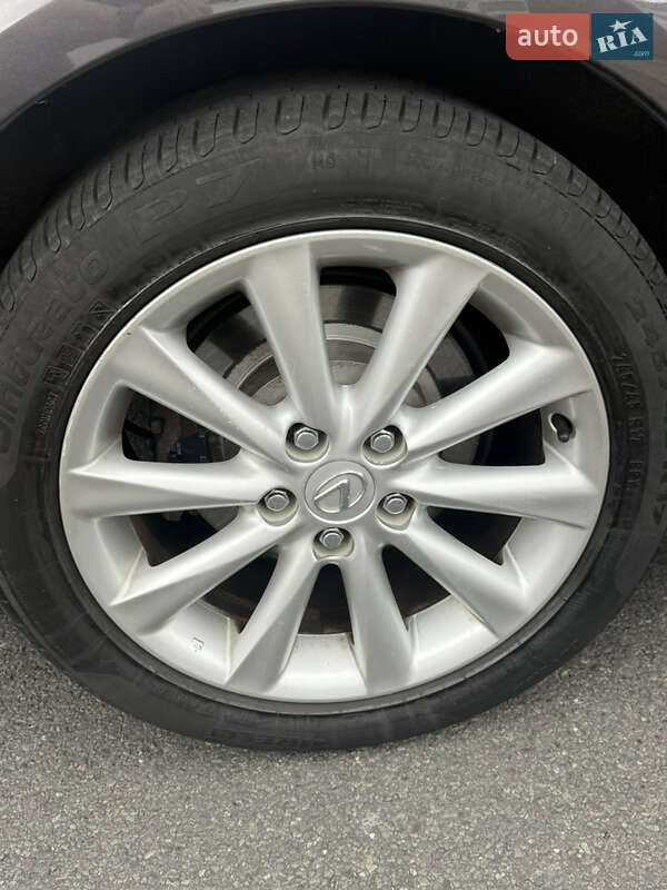Седан Lexus IS 2009 в Краснограде