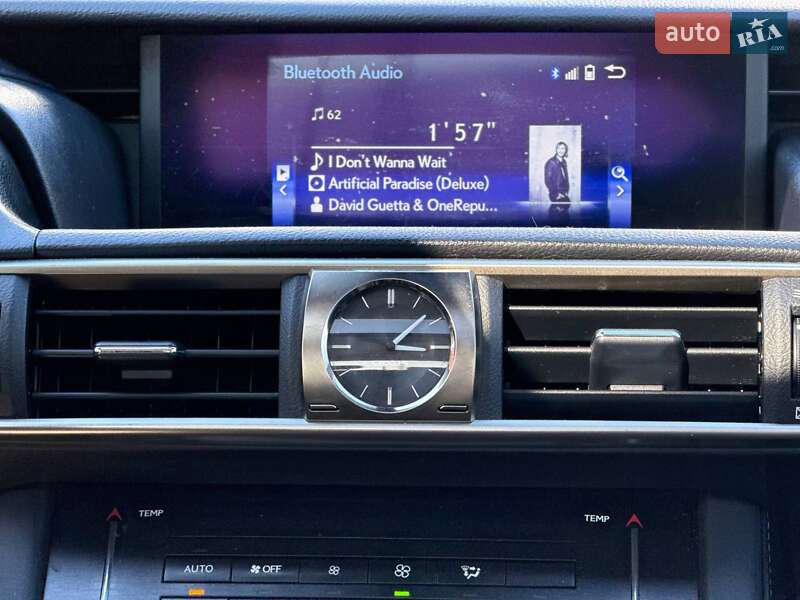 Седан Lexus IS 2017 в Киеве