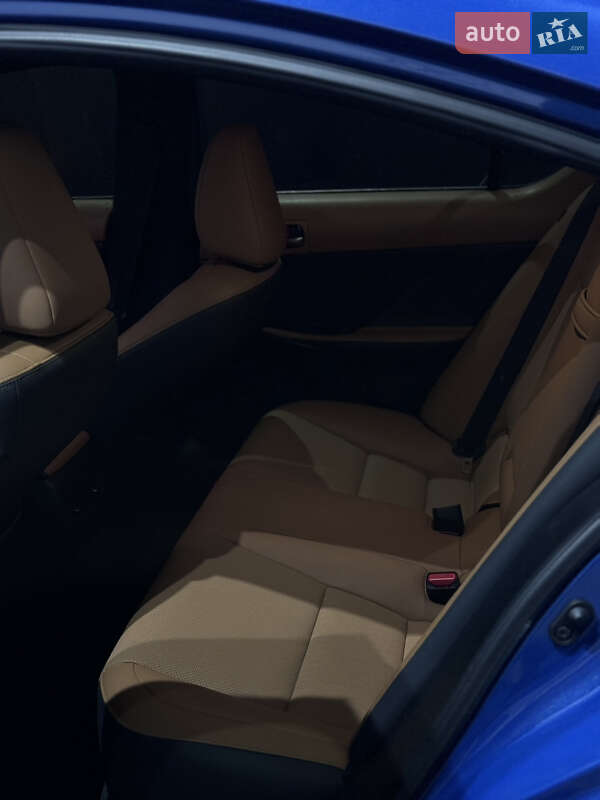 Седан Lexus IS 2021 в Киеве