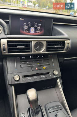 Седан Lexus IS 2014 в 