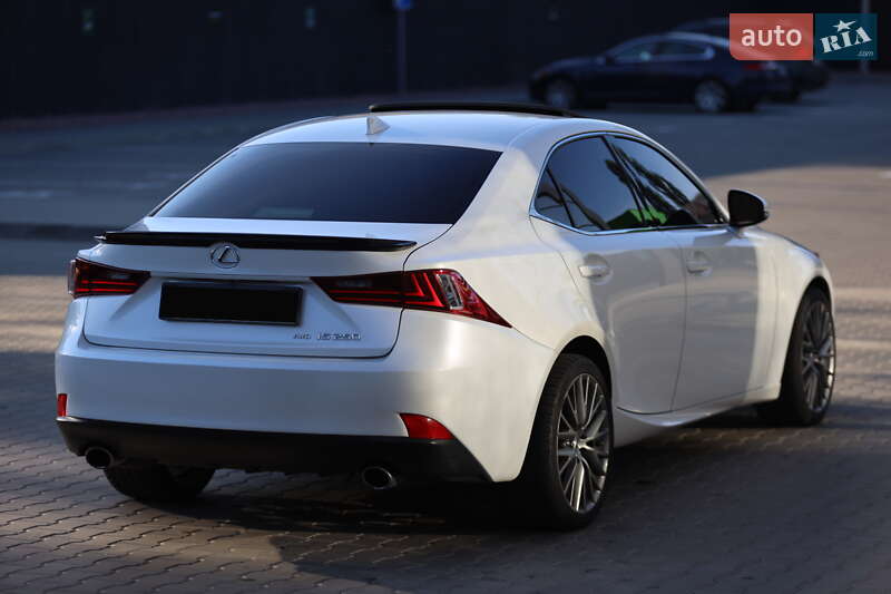 Седан Lexus IS 2013 в Киеве