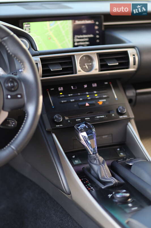 Седан Lexus IS 2013 в Киеве