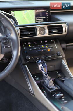 Седан Lexus IS 2013 в 