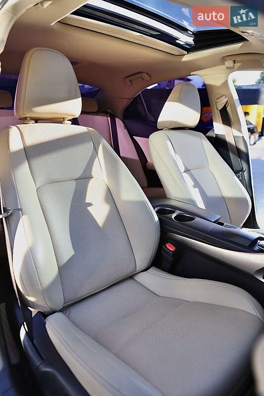 Седан Lexus IS 2013 в Киеве