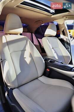 Седан Lexus IS 2013 в 