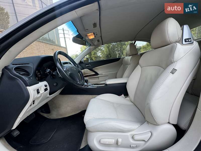 Кабриолет Lexus IS 2010 в Одессе