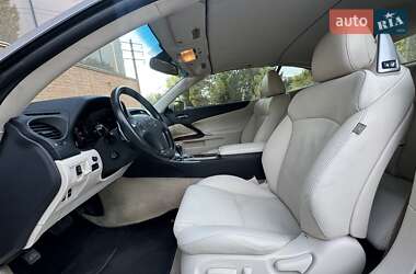 Кабриолет Lexus IS 2010 в 