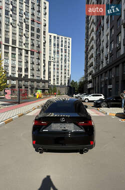 Седан Lexus IS 2016 в 