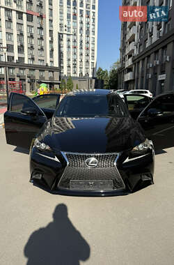 Седан Lexus IS 2016 в 