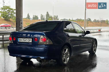 Седан Lexus IS 1999 в 