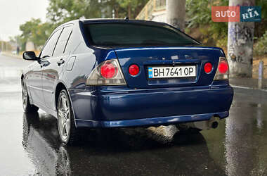 Седан Lexus IS 1999 в 
