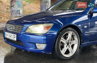 Седан Lexus IS 1999 в 