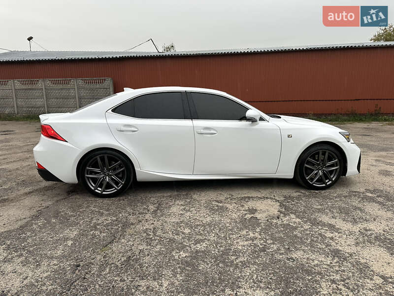 Седан Lexus IS 2018 в Житомире
