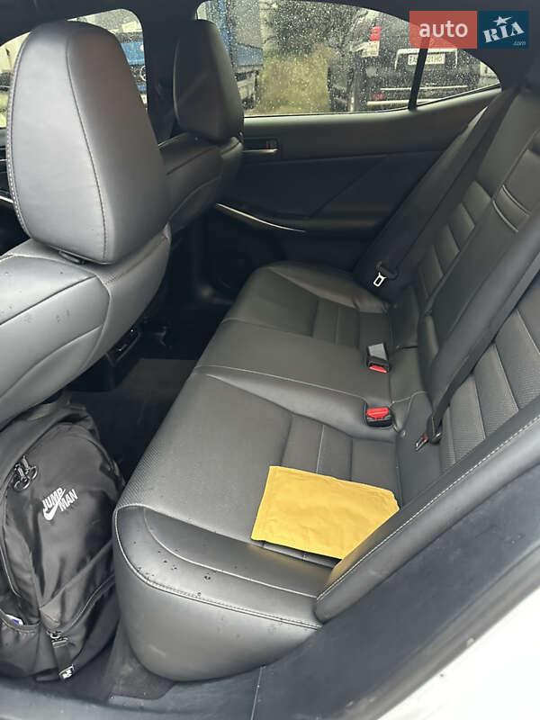 Седан Lexus IS 2018 в Житомире