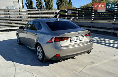 Седан Lexus IS 2014 в Києві