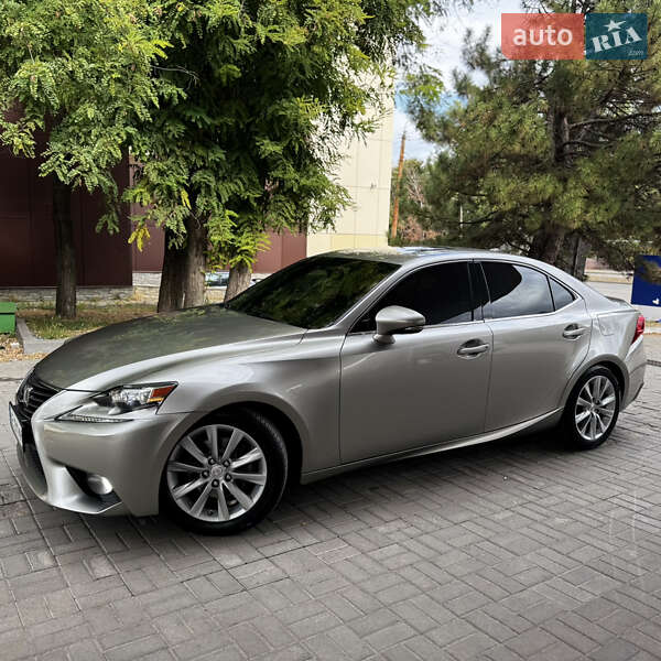 Седан Lexus IS 2013 в Днепре