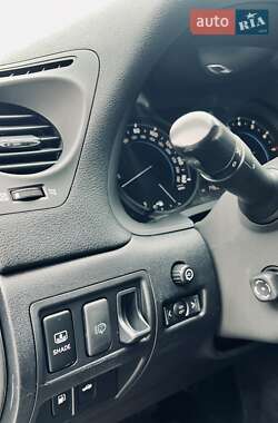Седан Lexus IS 2010 в 