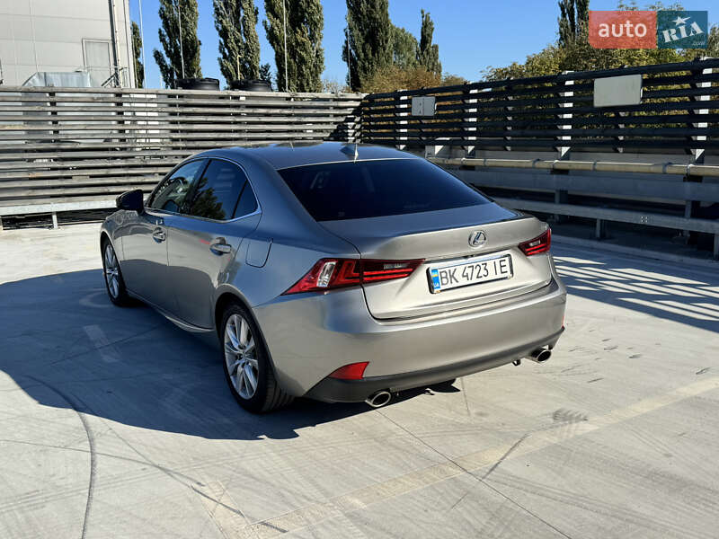 Седан Lexus IS 2014 в Киеве