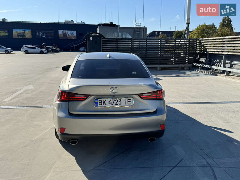 Седан Lexus IS 2014 в Киеве
