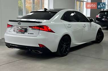 Седан Lexus IS 2016 в 