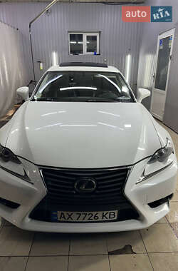Седан Lexus IS 2014 в 