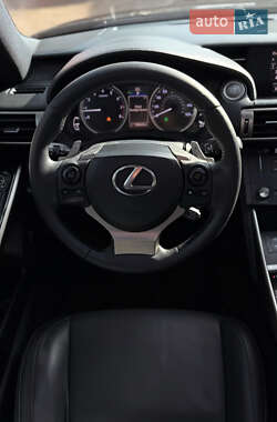 Седан Lexus IS 2014 в 