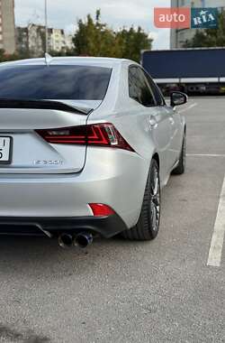 Седан Lexus IS 2015 в 