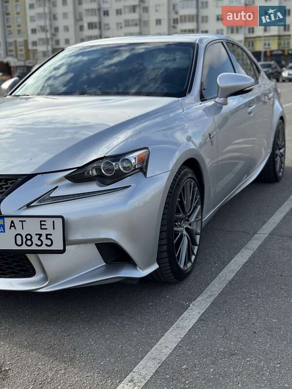 Седан Lexus IS 2015 в Ивано-Франковске