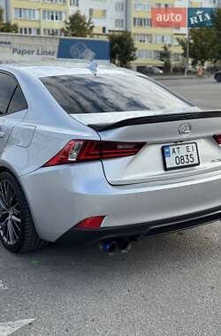 Седан Lexus IS 2015 в 