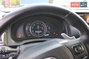 Седан Lexus IS 2015 в 