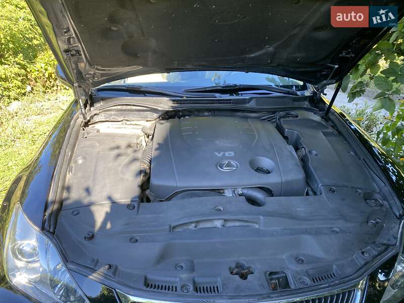 Седан Lexus IS 2006 в Києві
