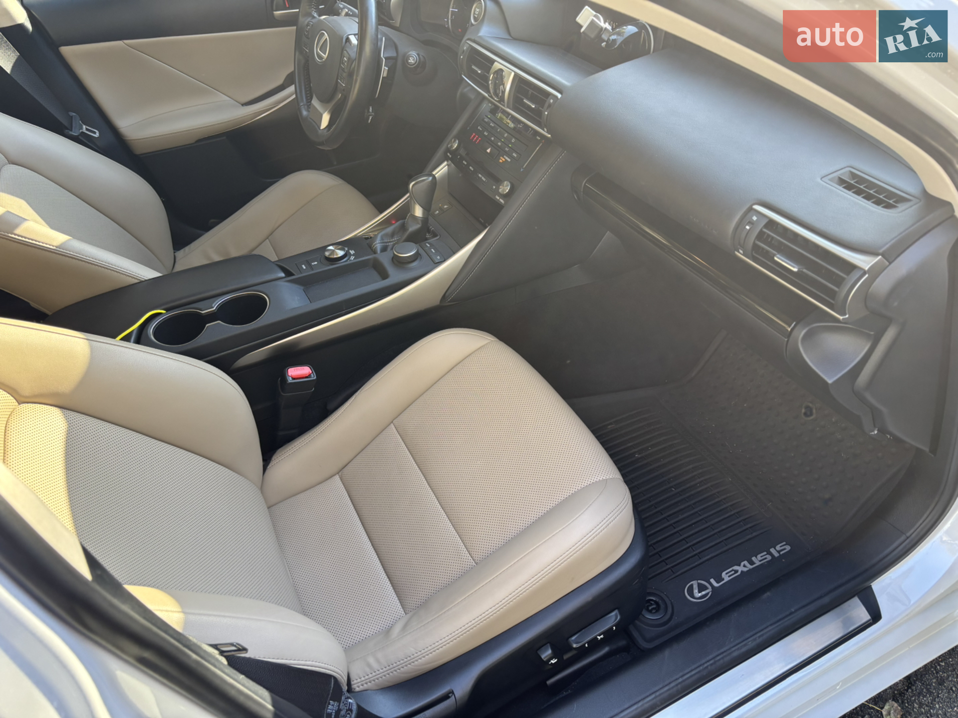 2018 Lexus IS - мініатюра 25