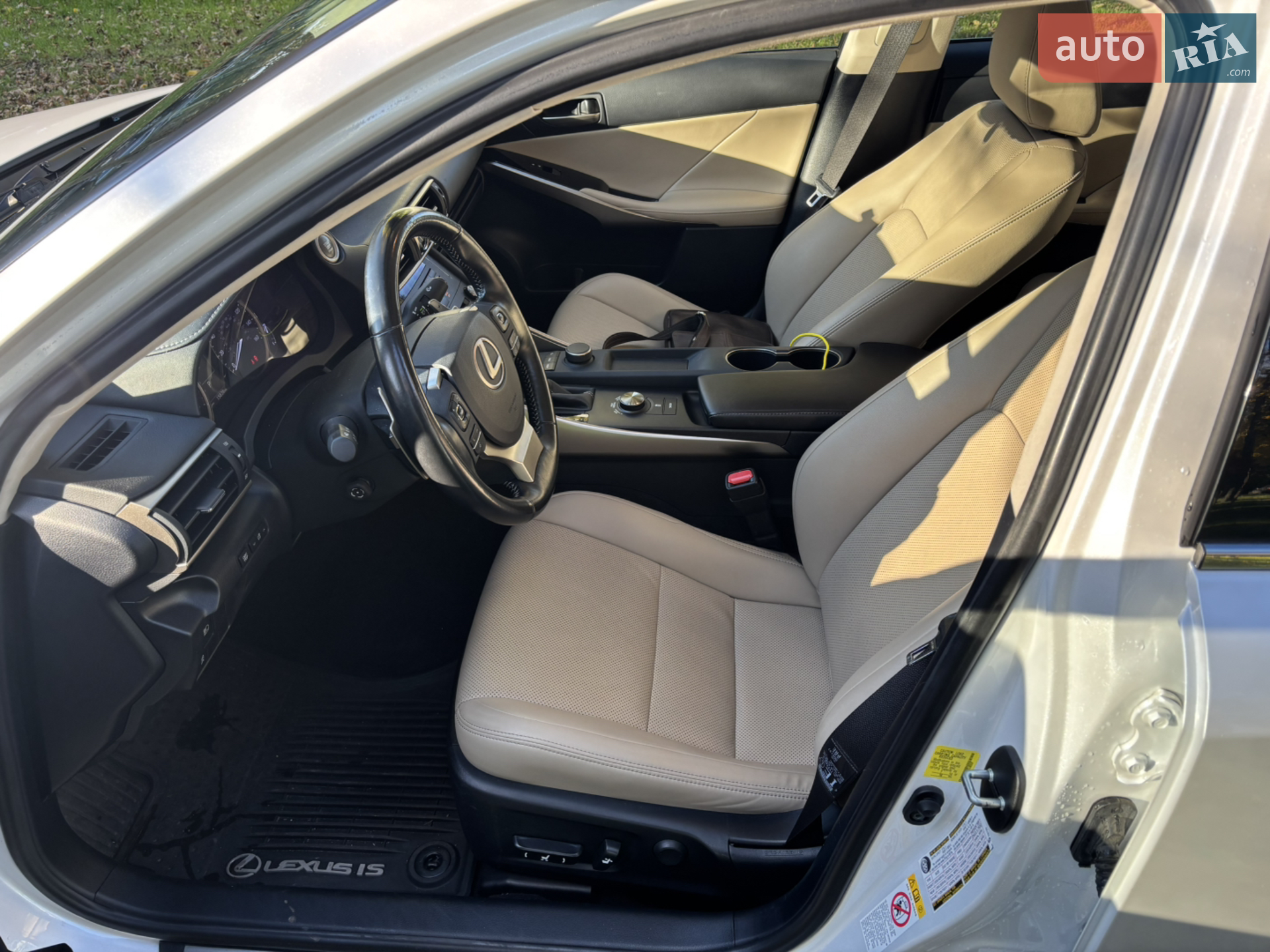 2018 Lexus IS - мініатюра 14
