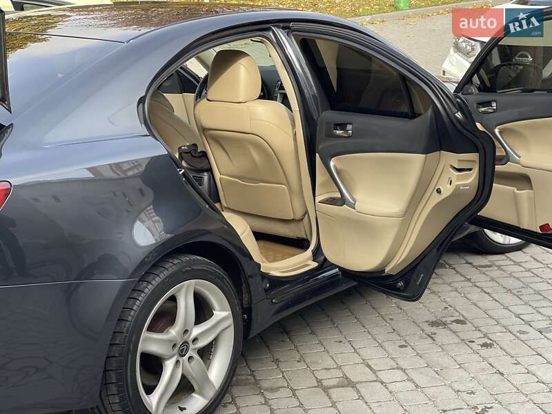 Седан Lexus IS 2006 в Тернополе
