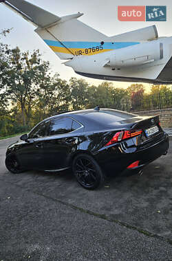 Седан Lexus IS 2014 в 