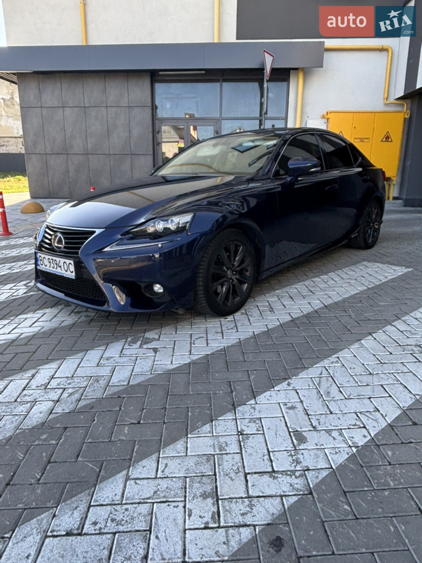 2015 Lexus IS - фото 1