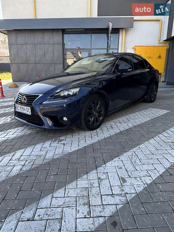 Lexus IS 2015
