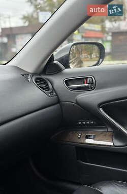 Кабриолет Lexus IS 2009 в 