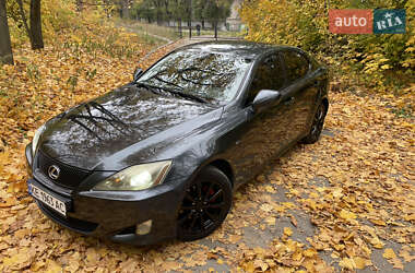 Седан Lexus IS 2005 в  фото 2 Седан Lexus IS 2005 в