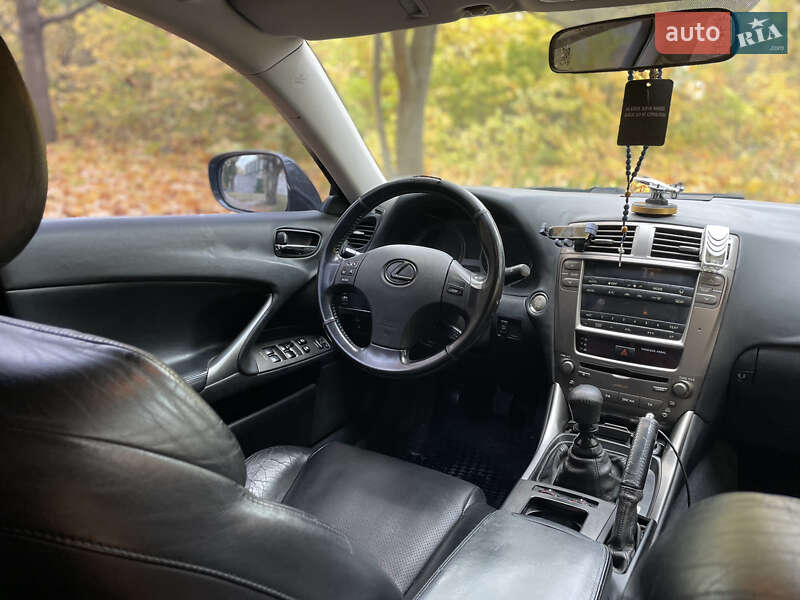 Седан Lexus IS 2005 в Днепре фото 4 Седан Lexus IS 2005 в Днепре