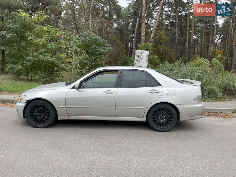 Седан Lexus IS 2000 в Киеве фото 2 Седан Lexus IS 2000 в Киеве