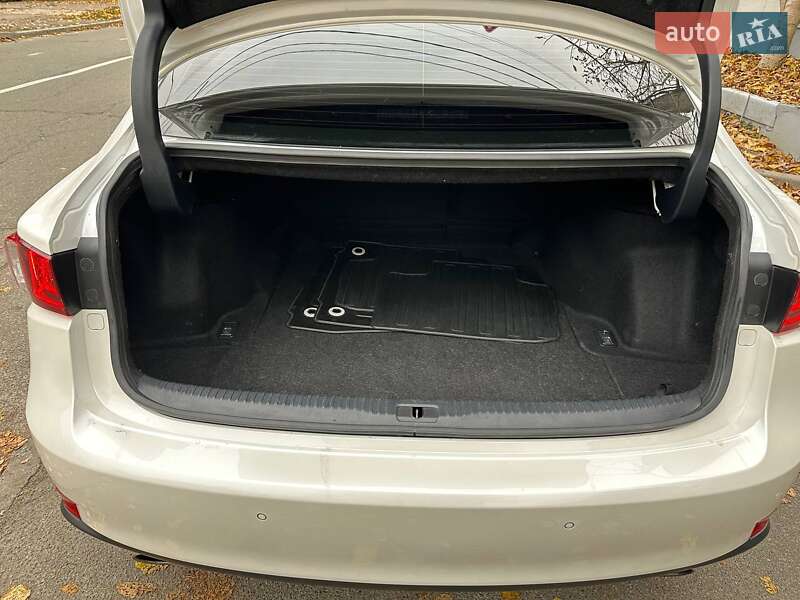 Седан Lexus IS 2013 в Киеве