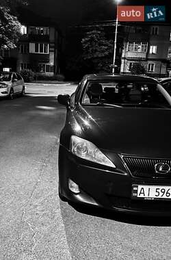 Седан Lexus IS 2006 в Бучі